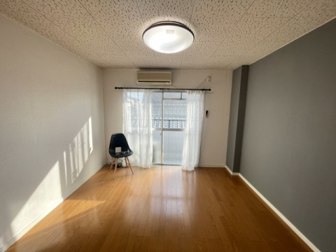 拡大写真:甲子園ピース 3階305の居室・リビング