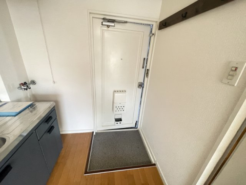 拡大写真:甲子園ピース 3階305の玄関