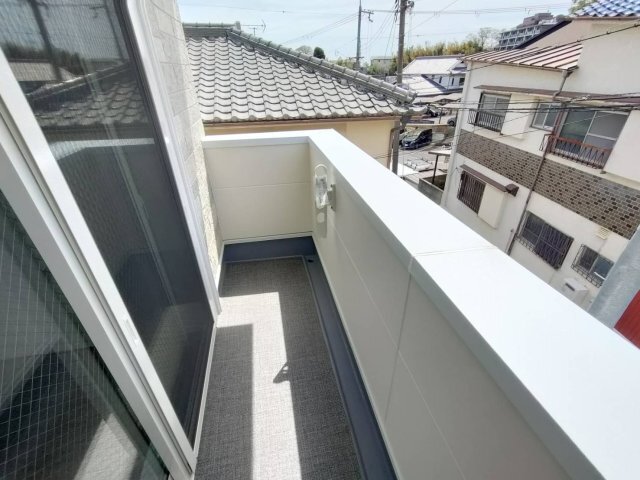 拡大写真:カサ苦楽園 2階202のバルコニー