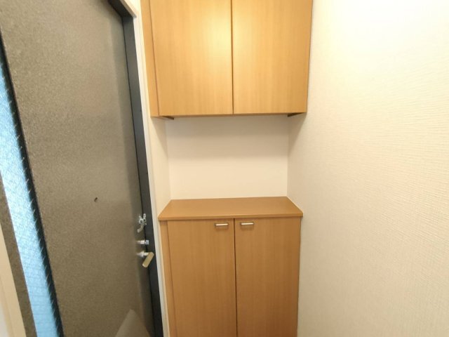 拡大写真:シャーメゾン甲南 1階102の収納