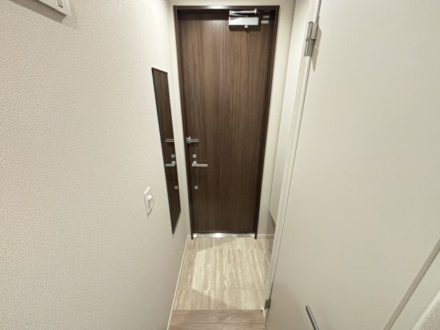 拡大写真：Forest Monzencho East 2階203の玄関