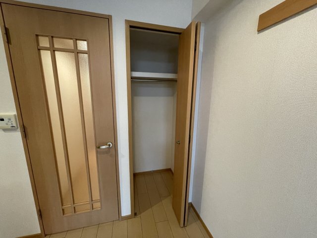 拡大写真:ジュネス里中 1階101の収納