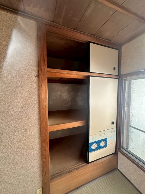 拡大写真:小戸1丁目17-5テラスハウス 2階4の収納