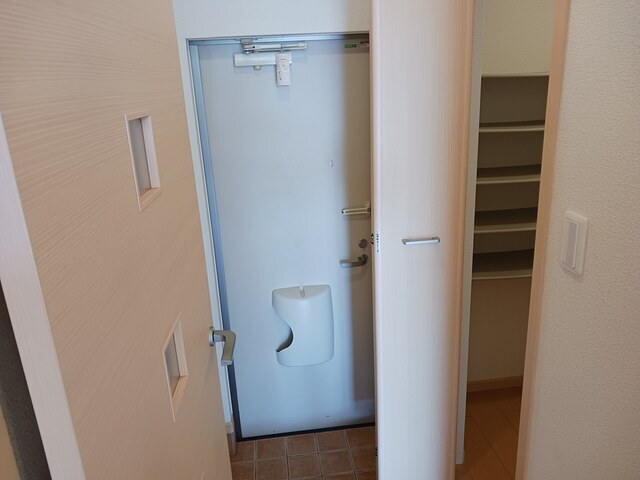 拡大写真:ピープルコート3号館 1階102の玄関