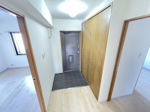 拡大写真:宝塚彩悠館 5階503の玄関