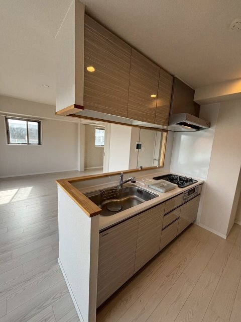 拡大写真:スプランディッド池田呉服町 6階606のキッチン