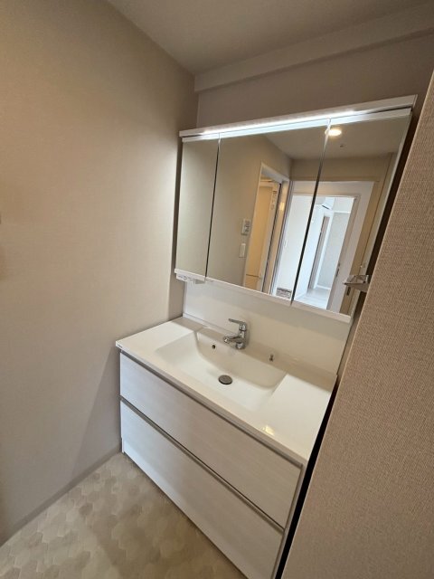 拡大写真:スプランディッド池田呉服町 6階606の洗面設備