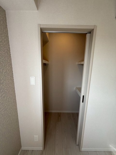 拡大写真:スプランディッド池田呉服町 6階606の収納