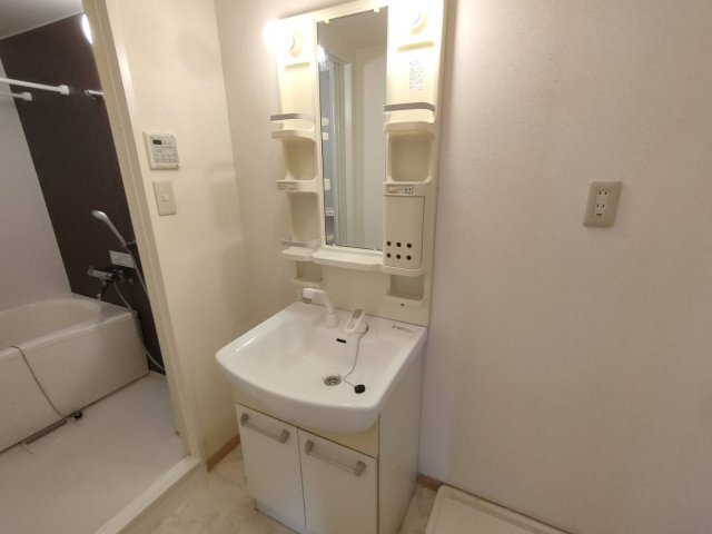 拡大写真:夙川シティハウス 2階201の洗面設備