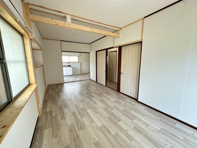 拡大写真:西多田1丁目17-5戸建 2階-の寝室