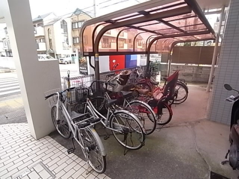 拡大写真:第2庭園ハイツ 2階202の収納