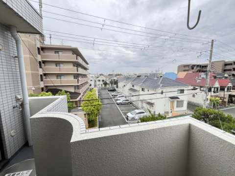 拡大写真:第2庭園ハイツ 2階202の玄関