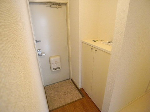 拡大写真:ウッディーパル萩原 2階B203の玄関