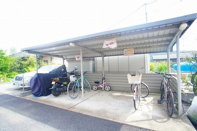 拡大写真:エレガンシア 2階201のその他共有部分