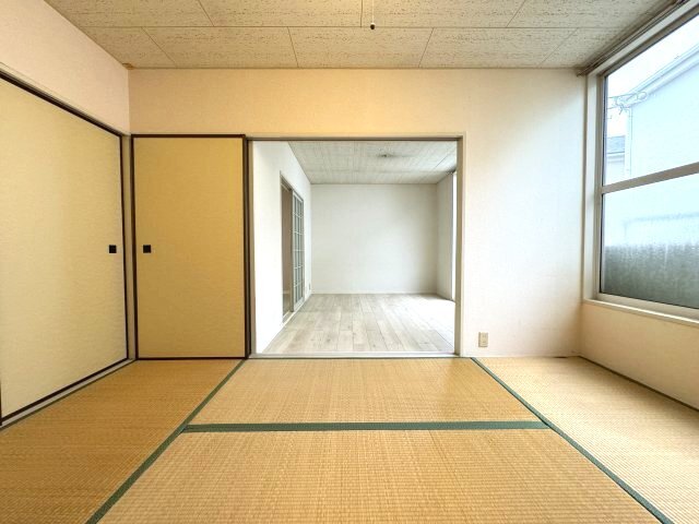 拡大写真:梨の木ハイツ 2階B201の和室、ちょっとしたくつろぎスペースにいかがでしょうか