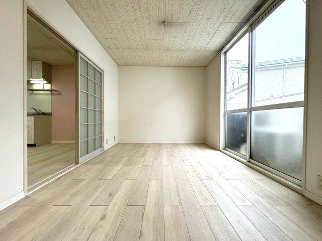 拡大写真:梨の木ハイツ 2階B201の個人の部屋や寝室として使える洋室です