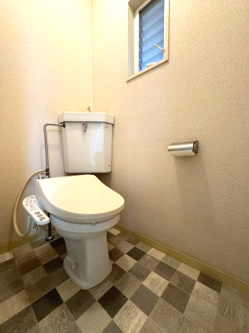 拡大写真:梨の木ハイツ 2階B201のゆったりとした空間のトイレです