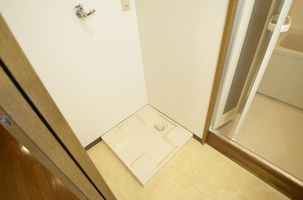 拡大写真:ST PLAZA EAST 4階403の洗濯機置場