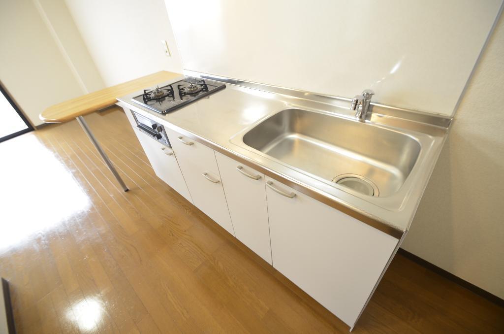 拡大写真:ST PLAZA EAST 4階403のキッチン
