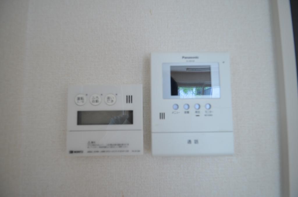 拡大写真:レクスト下方 2階201のカメラ付インターホン