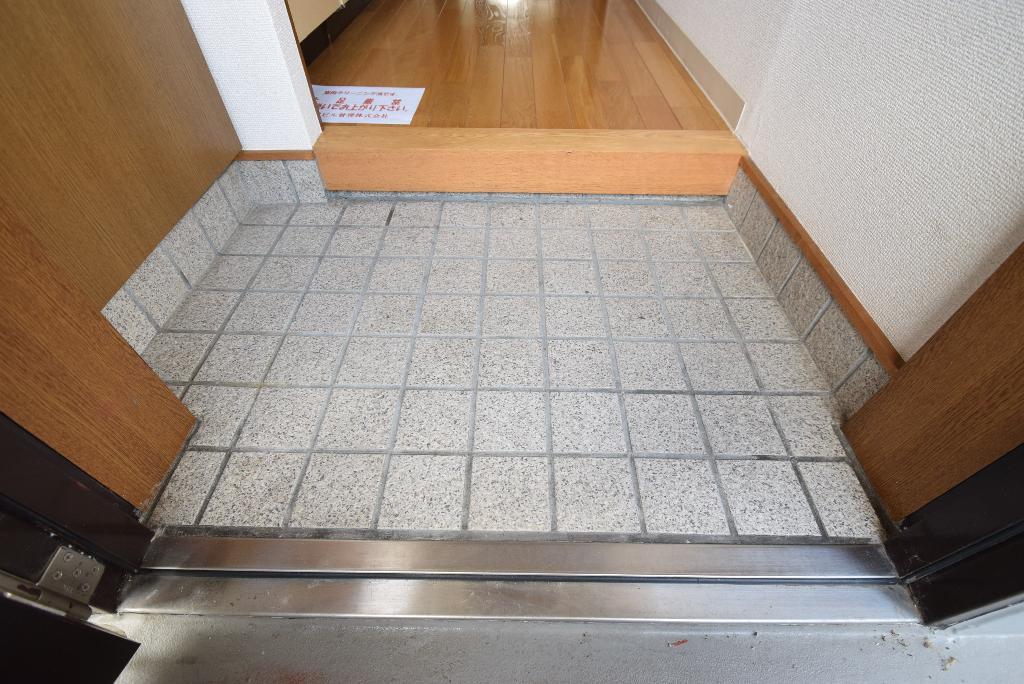 拡大写真:モナークみずほ 2階206の玄関