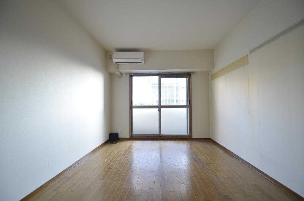 拡大写真:サニー金山 4階403の居間
