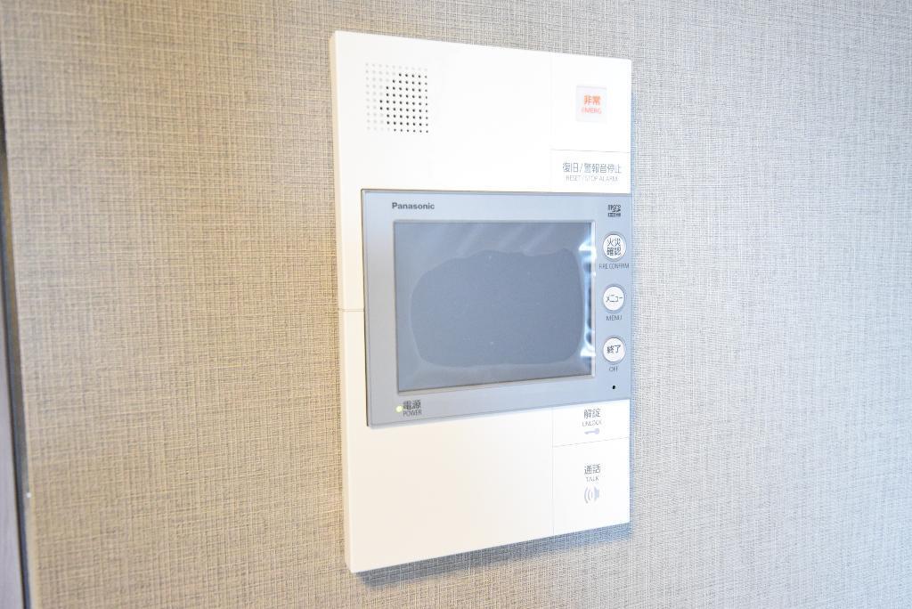 拡大写真:メイクスWアート丸の内 7階704のカメラ付インターホン