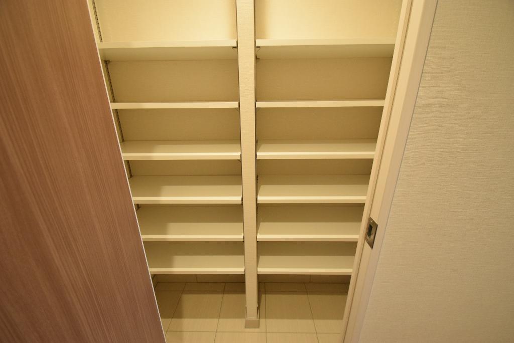 拡大写真:Grand Palace IKAI 4階403の下駄箱
