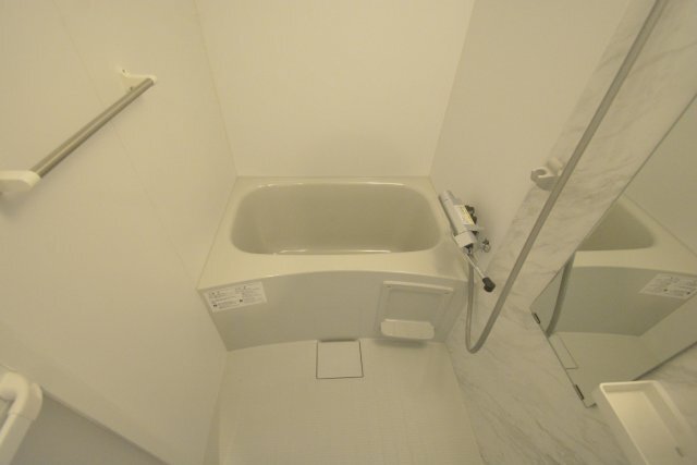 拡大写真:S-RESIDENCE堀田駅前futur 2階201の風呂