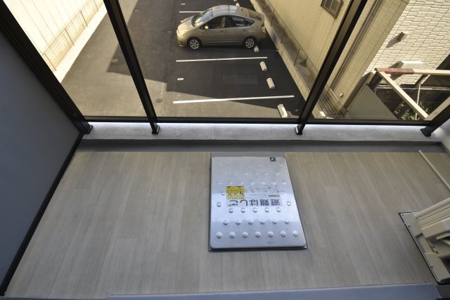 拡大写真:ストーリア名古屋城西 4階402のバルコニー