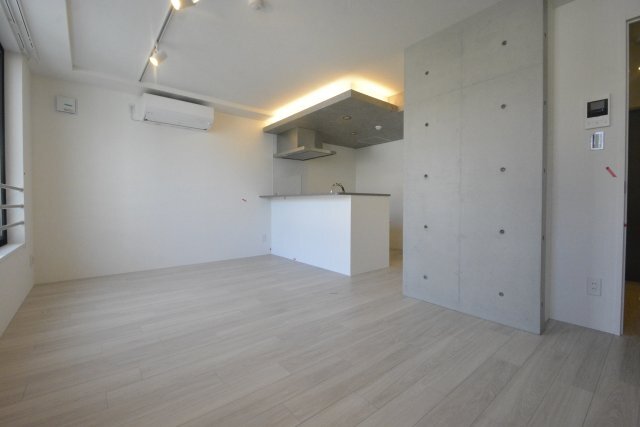 拡大写真:quador noie 今池 3階303の居間