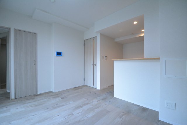 拡大写真:ポルタニグラサウス 4階402の居間