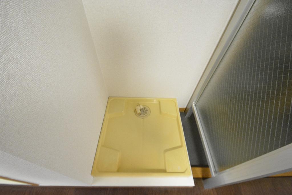 拡大写真:泉2000 4階402の洗濯機置場
