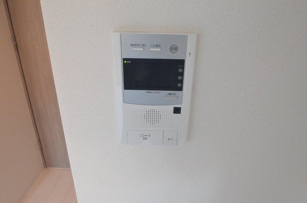 拡大写真:プレサンス大曽根駅前ファースト 4階401のカメラ付インターホン