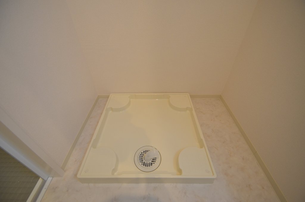 拡大写真:Naviglio Palazzo 2階203の洗濯機置場