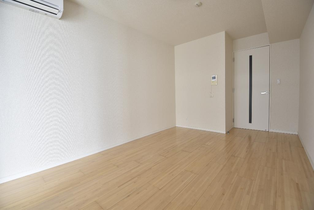 拡大写真:CASA+α名駅南 8階802の居間