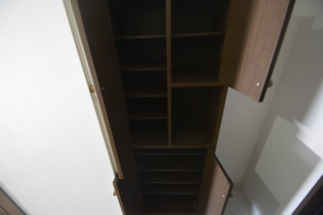 拡大写真:グレイスコート千代田 9階901の収納