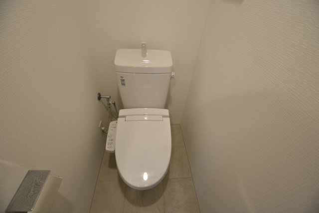 拡大写真:アドバンス名古屋アウリィ 4階405のトイレ