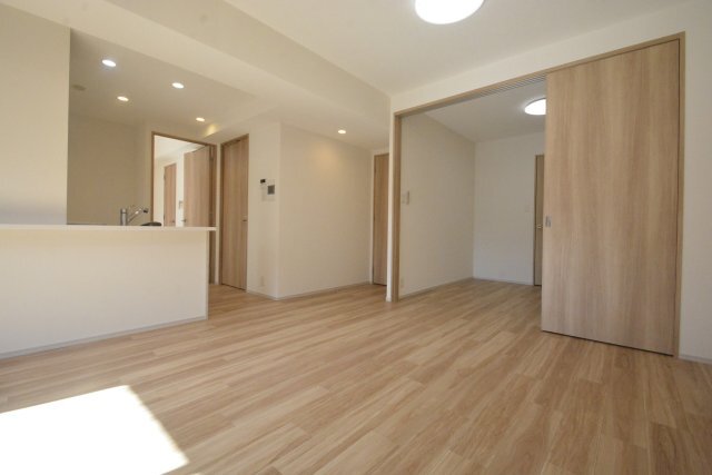 拡大写真:S-RESIDENCE高岳ardent(アーデント) 2階202の居間