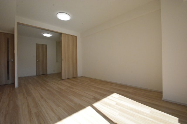 拡大写真:S-RESIDENCE高岳ardent(アーデント) 9階902の居間