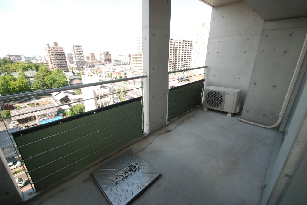 拡大写真:クロサスレジデンス徳川園 5階504のバルコニー