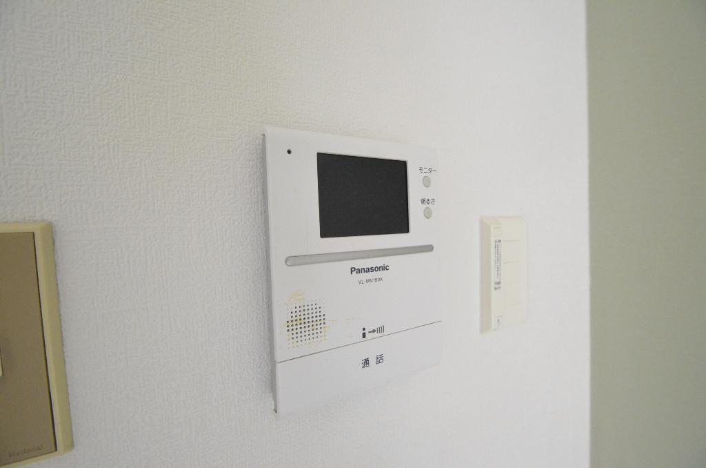 拡大写真:テラス台町 4階402のカメラ付インターホン