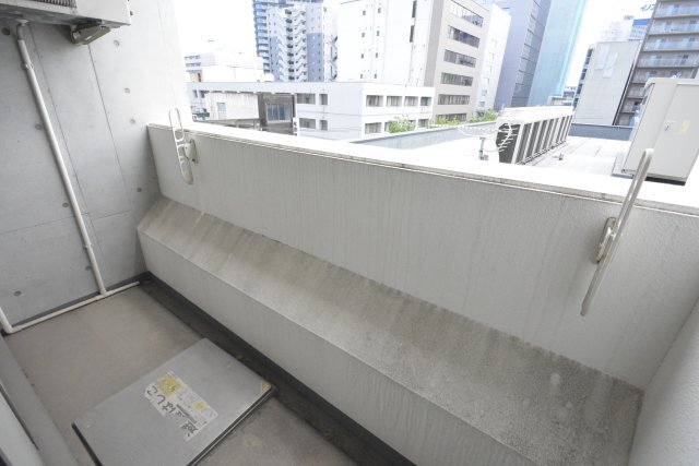 拡大写真:シャトーアンドホテル名駅南Ⅱ 5階503のバルコニー