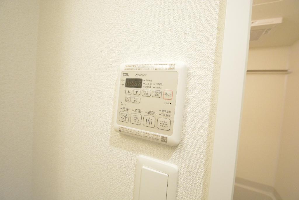 拡大写真:アステリ鶴舞ディオ 6階604の浴室乾燥機