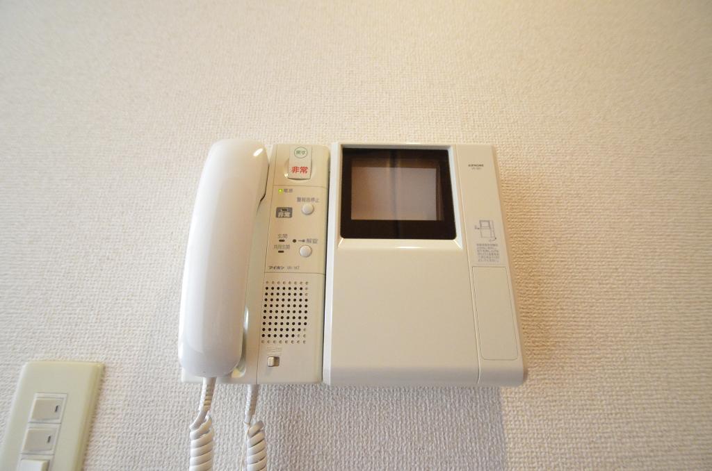 拡大写真：パークビラ瑞穂 4階402のカメラ付インターホン