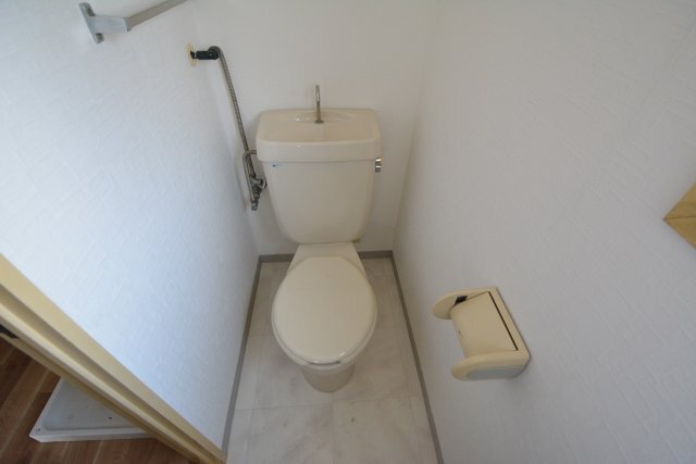 拡大写真:サンシャイン福成 8階8Aのトイレ