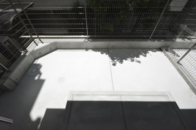 拡大写真:Sieben Yotsuya(ジーベンヨツヤ) 1階102のバルコニー