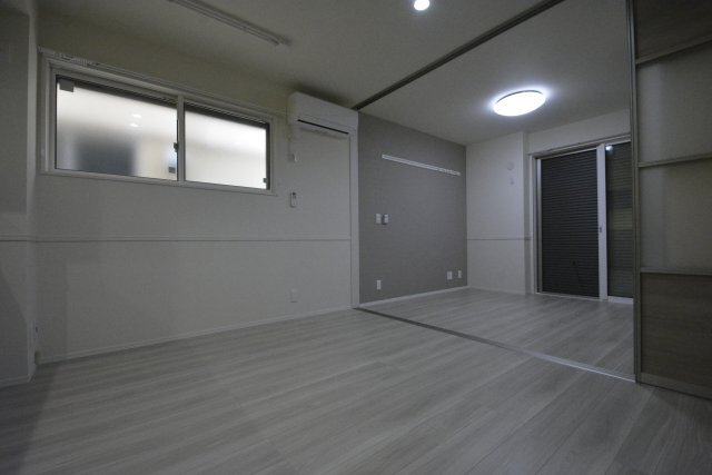 拡大写真:Sieben Yotsuya(ジーベンヨツヤ) 1階102の居間