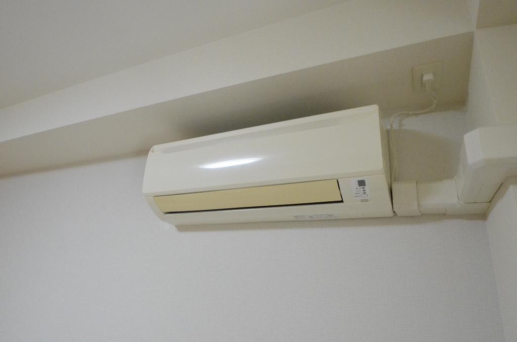 拡大写真:セントラルハイツ名古屋 2階203のエアコン