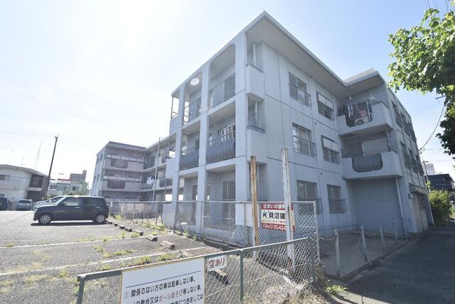 コーポやすり苑の外観